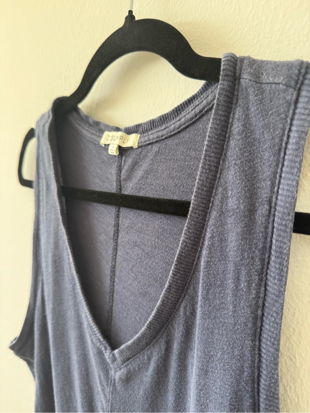 Z Supply Sleeveless V-Neck Casual Midi Dress in Navy - Picture 3 of 8